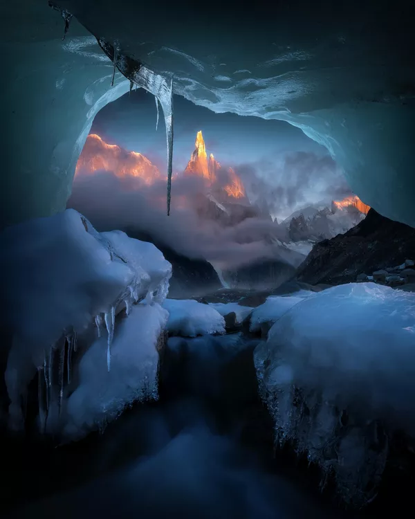 جمال متجمّد في لحظة خالدة… لقطة كاثرين سيمارد من كندا لتشكّل الجليد في منتزه لوس غلاسياريس بالأرجنتين، أحد أبرز الأعمال الفائزة في مسابقة مصوّر المناظر الطبيعية 2025 ... ثقة: سبوتنيك