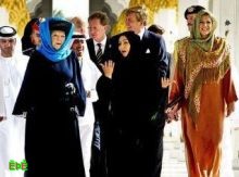 ملكة هولندا تتحدى منتقديها بارتداء الحجاب للمرة الثانية 