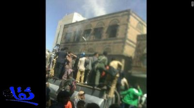 سقوط طائرة عسكرية على حي سكني في صنعاء