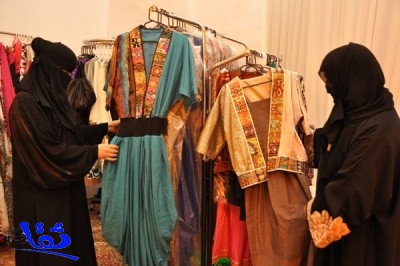 الاستغناء عن آلاف الوافدين في المحلات النسائية استعداداً لتوظيف السعوديات قبل رمضان