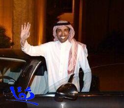 بالصور: فايز المالكي يستلم هديته سيارة "بنتلي" من الوليد بن طلال