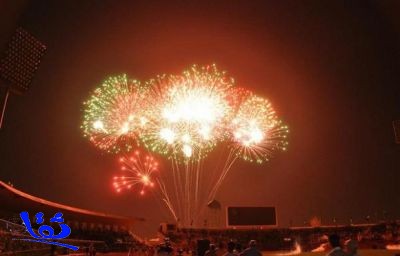 سماء الرياض تضاء بالألعاب النارية احتفالاً باليوم الوطني