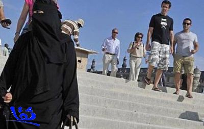 وزيرة فرنسية: منع "النقاب" لم يزعج السياح السعوديين