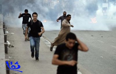 الشرطة المصرية تطلق قنابل الغاز على طلاب مؤيدين لمرسي في المنصورة
