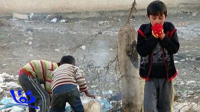 الجوع والحصار يطبقان الخناق على الآلاف بمخيم اليرموك