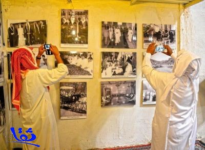 صور نادرة لملوك السعودية ومناسبات وطنية تجتذب زوار مهرجان الساحل الشرقي