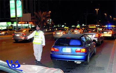 أبو ظبي: غرامة 200 درهم لمن لا يبعد مركبته عن الطريق في الحوادث البسيطة 