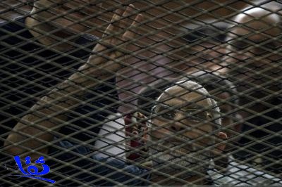 السجن المؤبد لمرشد الإخوان المسلمين بمصر و14 آخرين لإدانتهم في قضية عنف