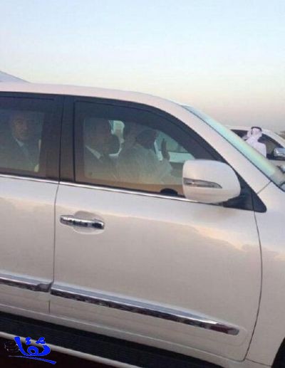 بالصورة.. أمير قطر "يوصّل" أردوغان بسيارته للمطار في ختام زيارته