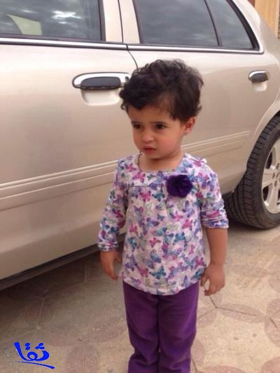 مرور الرياض يدعو للتعرف على طفلة تعرضت والدتها لحادث دهس