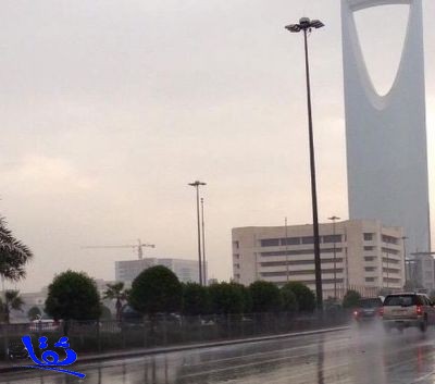 هطول أمطاراً متفرقة على العاصمة الرياض
