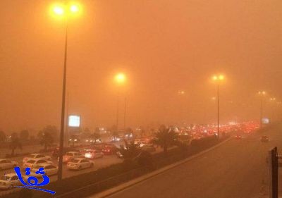 تعليق الدراسة في الرياض بسبب الموجة الغبارية «مُظلمة»