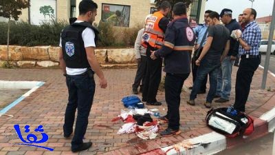 طعن مستوطن بالضفة.. وإسرائيل تقتل فلسطينيا في غزة