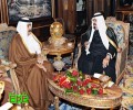 خادم الحرمين الشريفين يبحث مع أمير قطر احداث المنطقة  