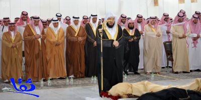 جموع المصلين في المسجد الحرام تودع الامير سعد الفيصل 