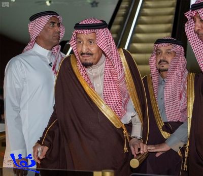 خادم الحرمين الشريفين يصل إلى الرياض 