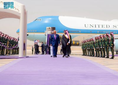 الرئيس الأمريكي يصل إلى الرياض