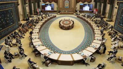 القمة العربية تختتم أعمالها بـ " إعلان بغداد "