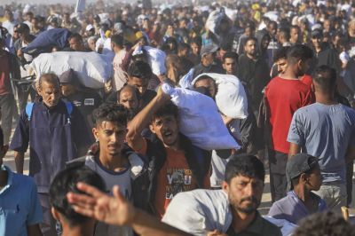 مصر تستهجن تصريحات نتنياهو بشأن رغبته في تهجير الفلسطينيين من معبر رفح مصر تستهجن تصريحات نتنياهو بشأن رغبته في تهجير الفلسطينيين من معبر رفح