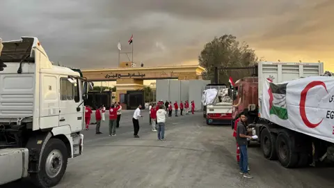 إسرائيل تقرر فتح معبر رفح بعد تسلمها 4 جثامين