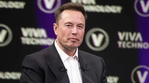 ماسك: الذكاء الاصطناعي سيجعل العمل البشري اختياريًا