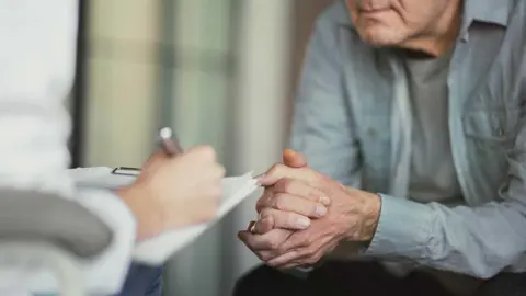 ما أسباب اضطرابات الصحة العقلية لكبار السن؟ ما أسباب اضطرابات الصحة العقلية لكبار السن؟