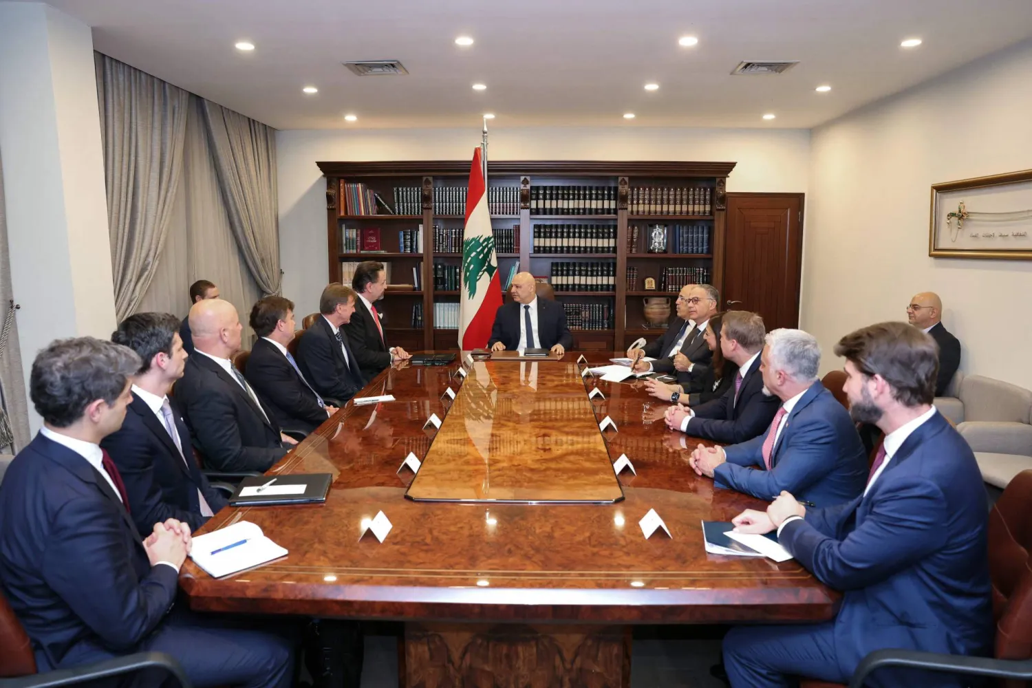 بيروت تستجيب لمطالب واشنطن بـ«تقييد» تمويل حزب الله بيروت تستجيب لمطالب واشنطن بـ«تقييد» تمويل حزب الله