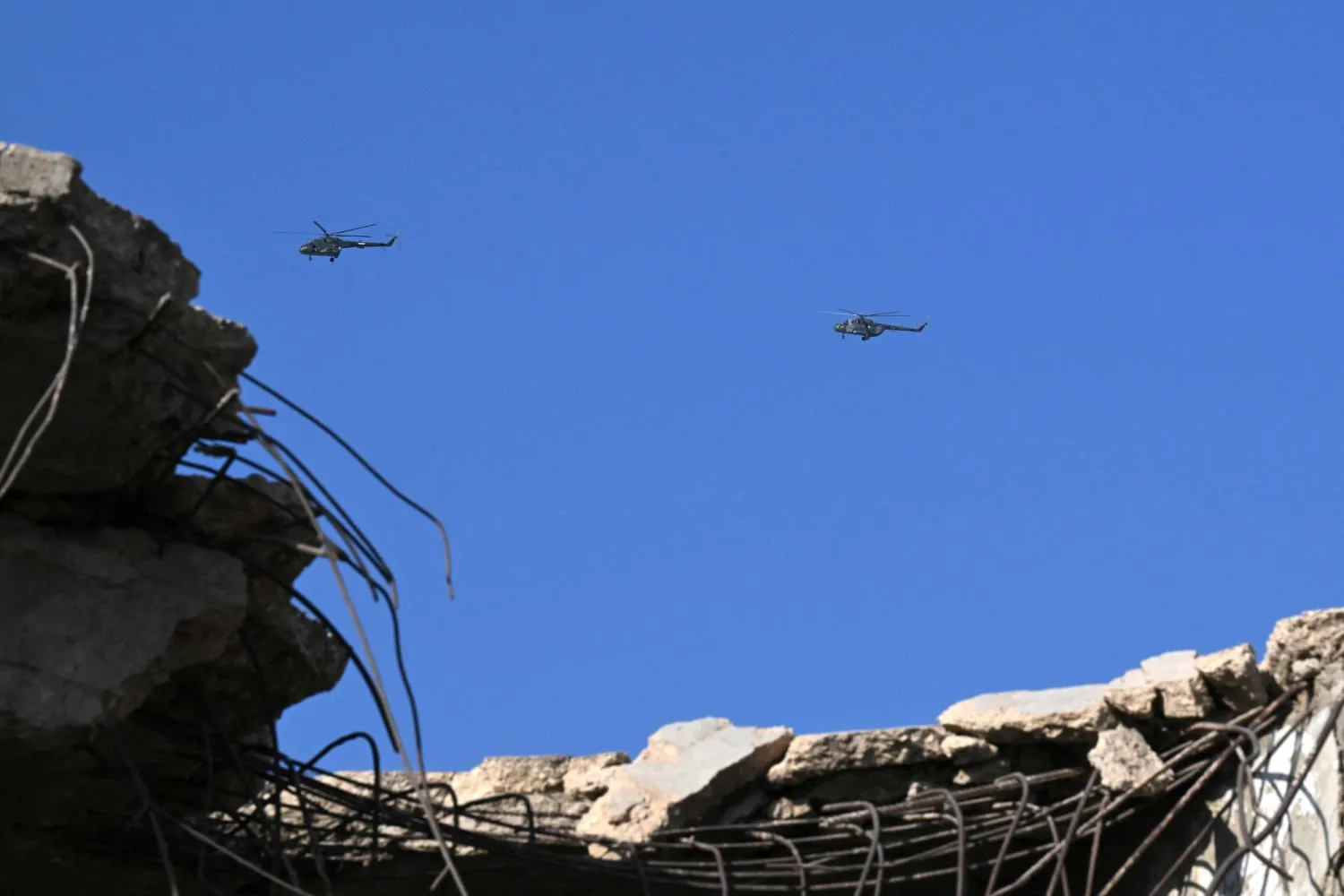 سوريا: تحقيق بشأن إطلاق صاروخين على حي المزة... وإسرائيل تنفي علاقتها بالهجوم سوريا: تحقيق بشأن إطلاق صاروخين على حي المزة... وإسرائيل تنفي علاقتها بالهجوم