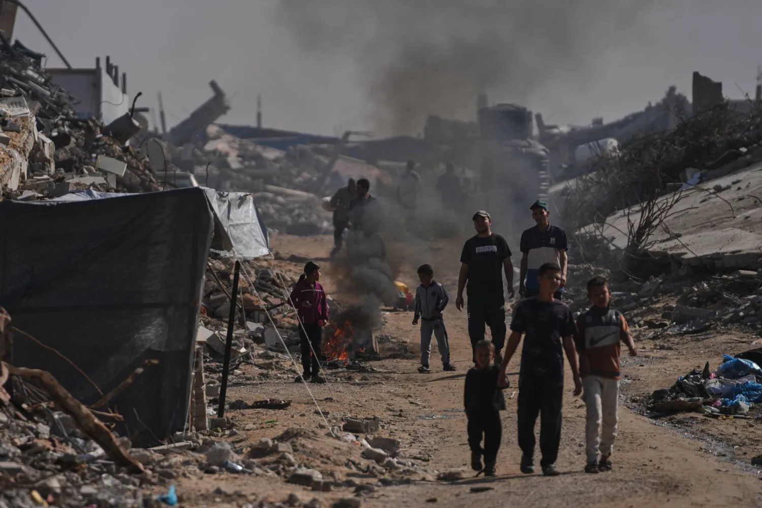 10 شهداء بقصف إسرائيلي على غزة... و«حماس» تدين محاولات تقويض اتفاق وقف النار 10 شهداء بقصف إسرائيلي على غزة... و«حماس» تدين محاولات تقويض اتفاق وقف النار