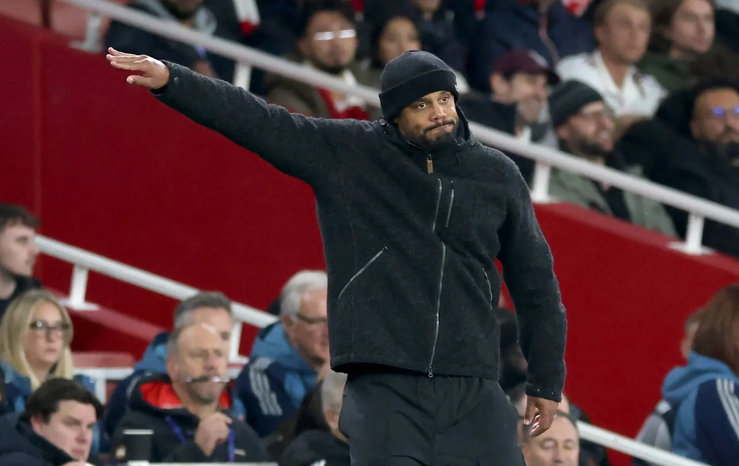 كومباني يعترف بأزمة الكرات الثابتة في بايرن