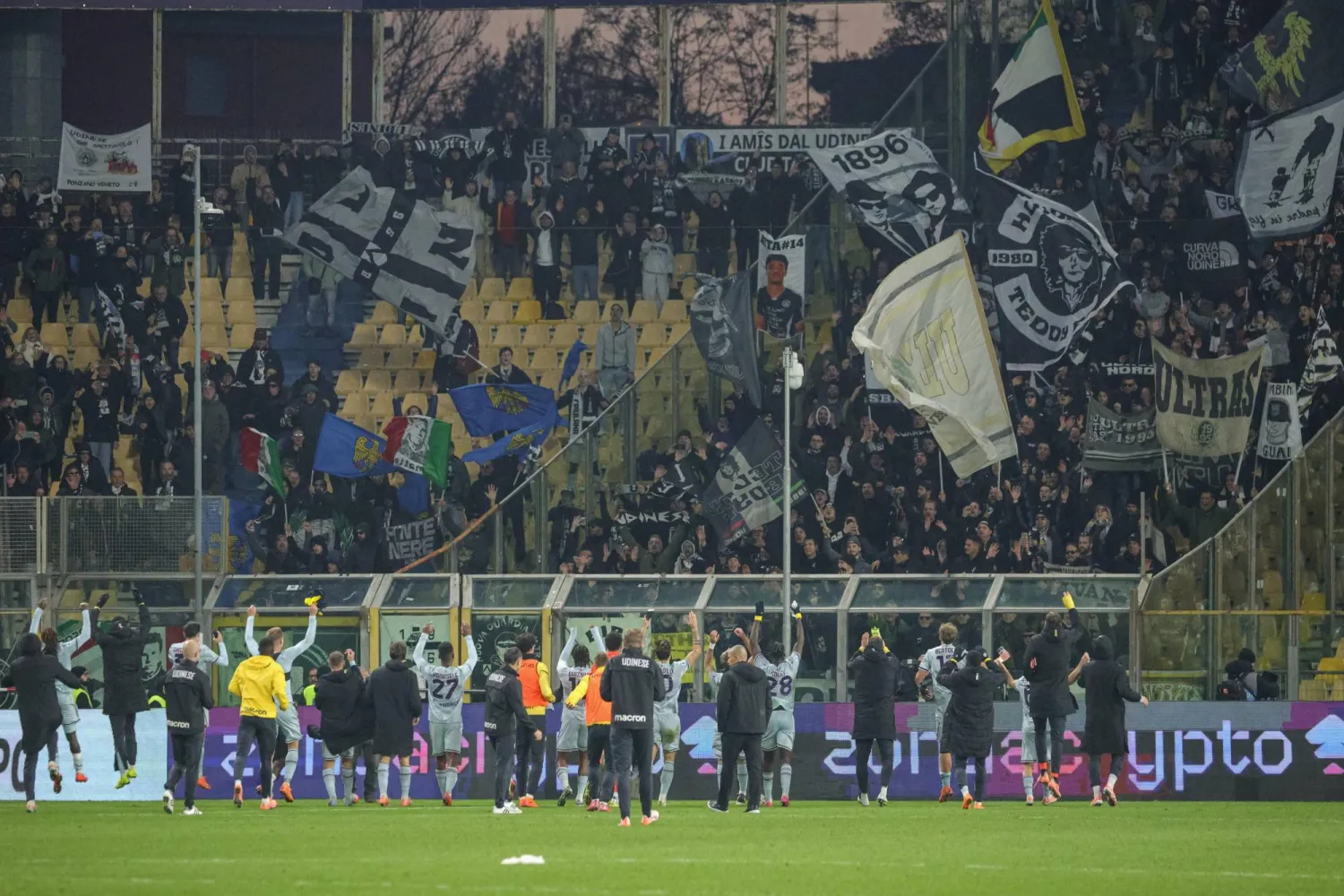 «الدوري الإيطالي»: أودينيزي يهزم بارما بثنائية «الدوري الإيطالي»: أودينيزي يهزم بارما بثنائية