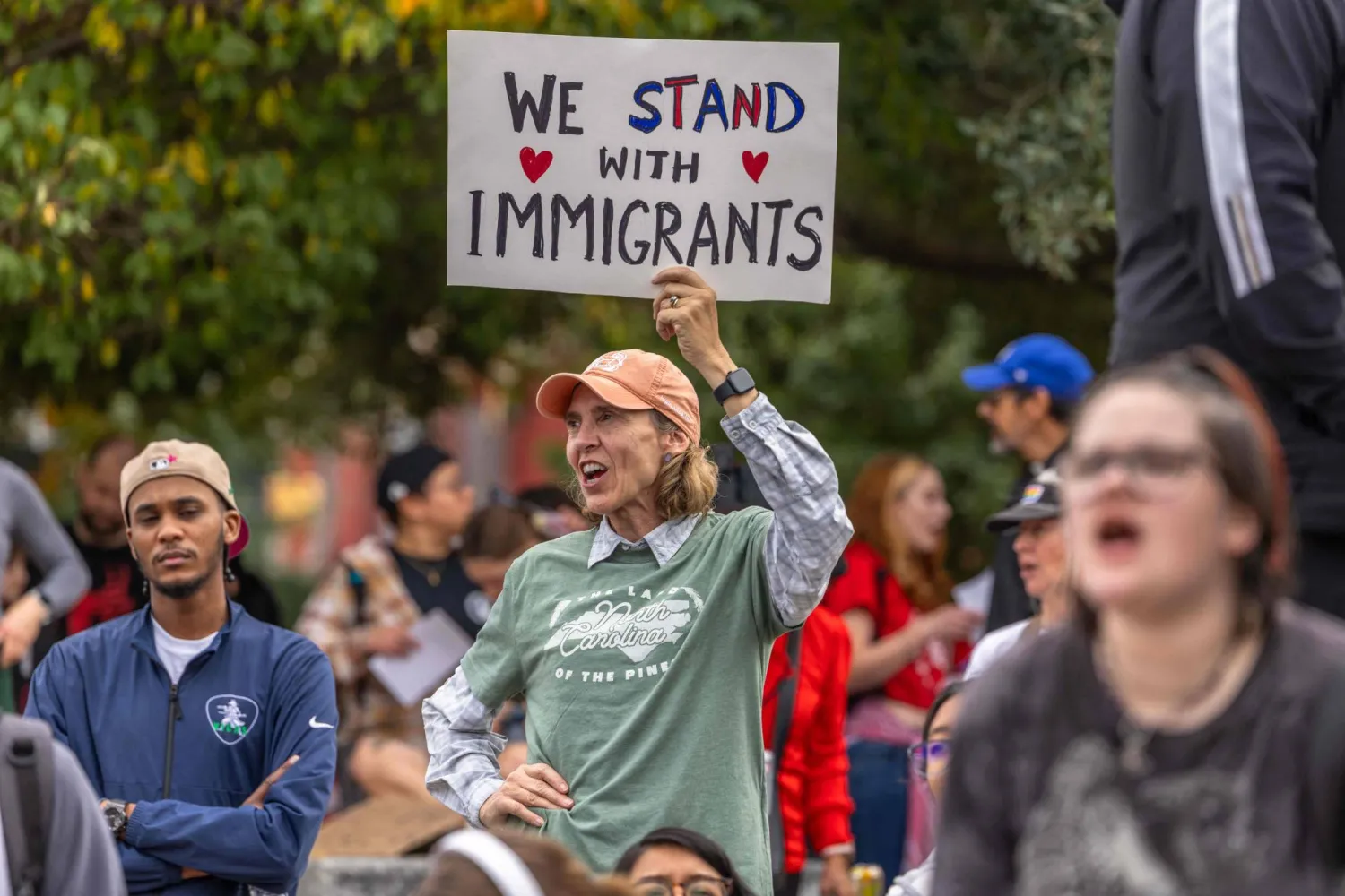 الولايات المتحدة تعلِّق طلبات الهجرة لمواطني 19 دولة