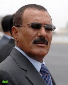 الرئيس اليمني يعود الى بلاده وسط انفجارات واطلاق نيران 