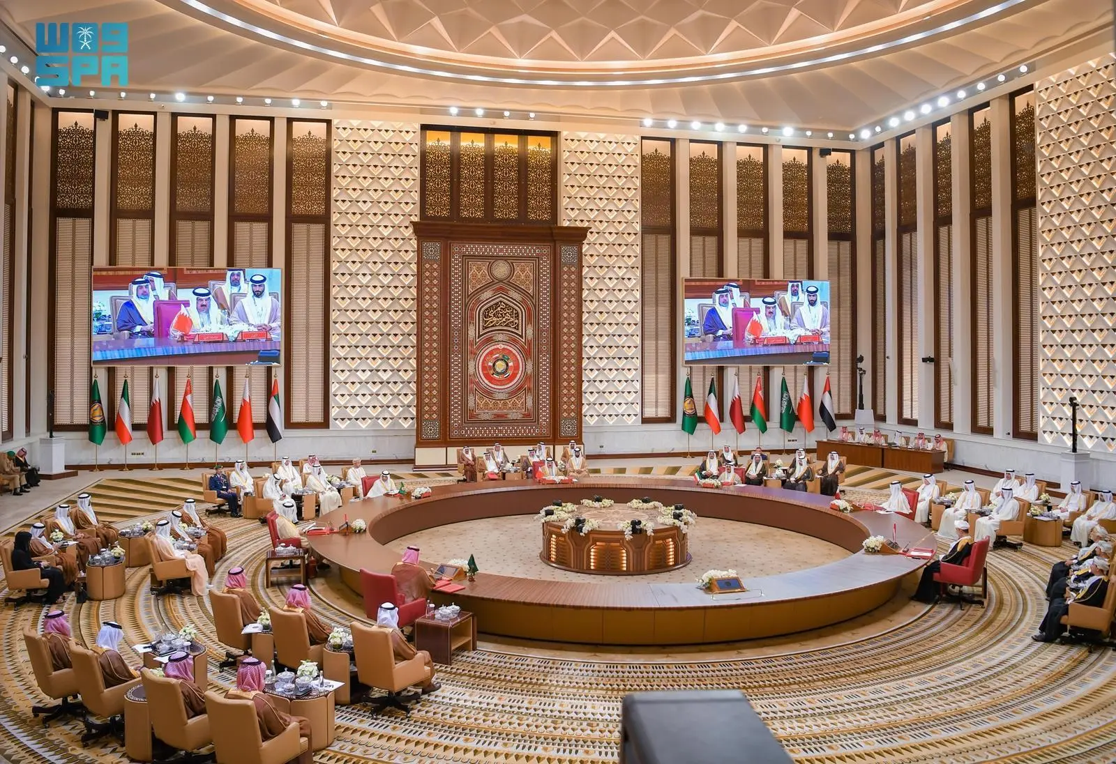 يؤكد التكامل بين دول المجلس واحترام سيادتها ومواصلة التنمية الاقتصادية والمستدامة وحماية الأمن الإقليمي للخليج