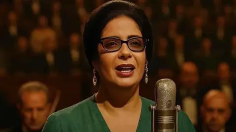 منى زكي تواجه الانتقادات: "الست" أصعب أدواري