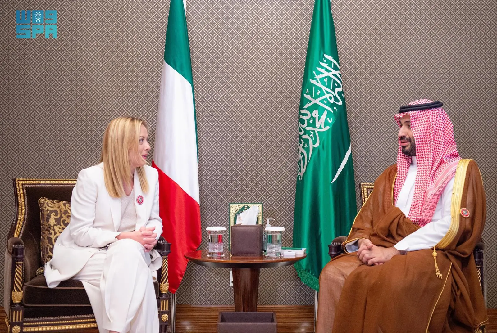 سمو ولي العهد يستعرض مع رئيسة وزراء إيطاليا التعاون المشترك بين البلدين