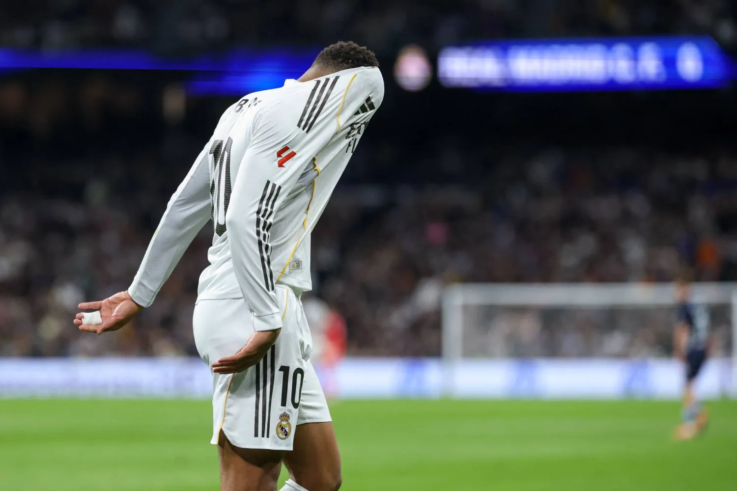 مبابي يتدرب منفرداً ويثير الشكوك حول جاهزيته