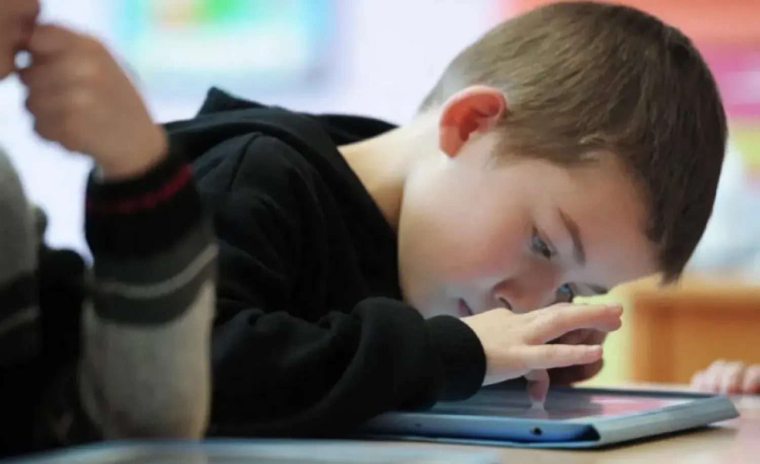 الفيديوهات القصيرة تهدد تركيز الأطفال ونومهم وقدرتهم على ضبط النفس الفيديوهات القصيرة تهدد تركيز الأطفال ونومهم وقدرتهم على ضبط النفس