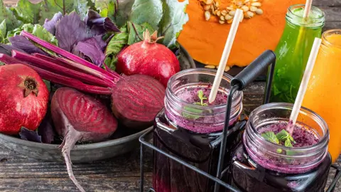 أيهما أفضل الشمندر أم الرمان لخفض ضغط الدم؟