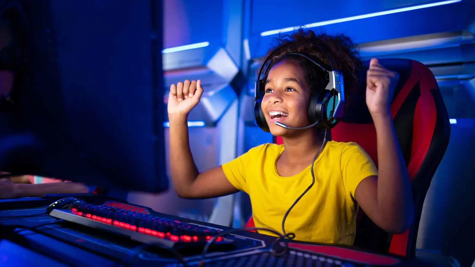 جيل الشاشة… كيف تغيّرت مفاهيم التربية في عصر الرقمنة؟