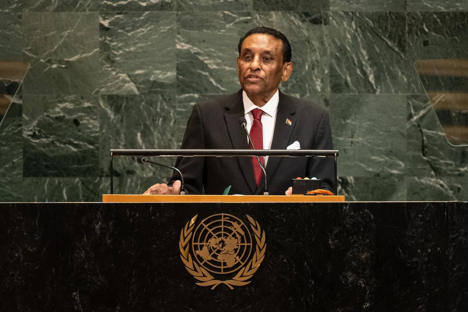 رئيس وزراء السودان يتوجه إلى نيويورك للقاء مسؤولين في الأمم المتحدة