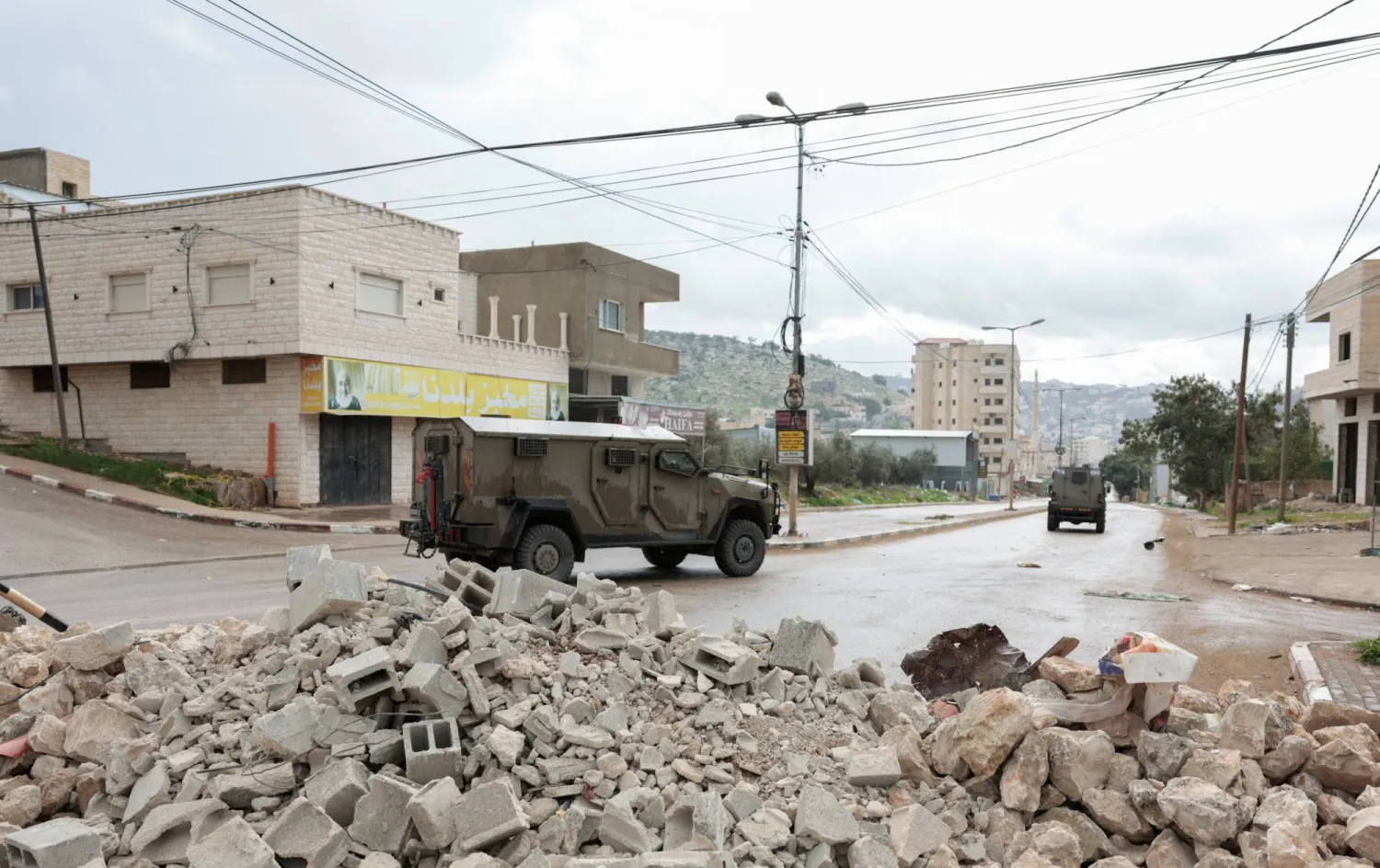 إسرائيل تغلق مداخل قرى في شمال وغرب رام الله