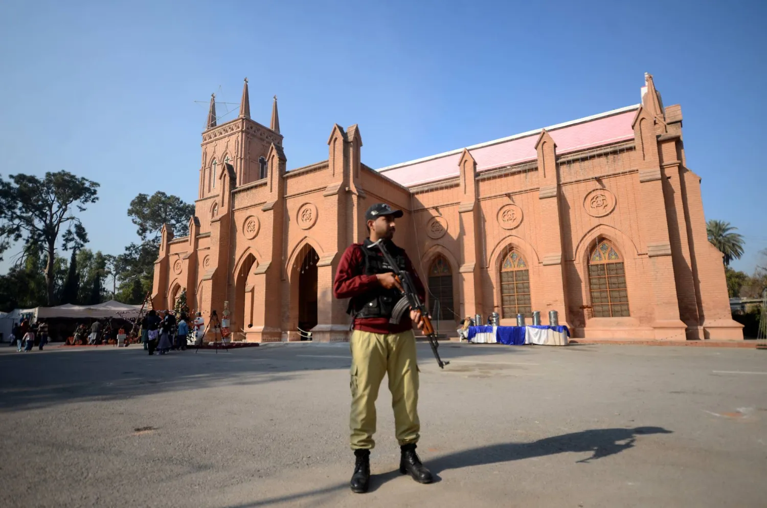 الباكستان:  «تحييد» 12 مسلحاً في إقليمَي خيبر وبلوشستان المحاذيين لأفغانستان