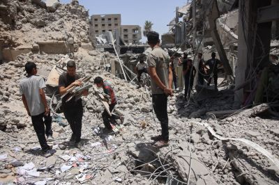 الاحتلال يواصل خروقاته بقصف جوي في قطاع غزة