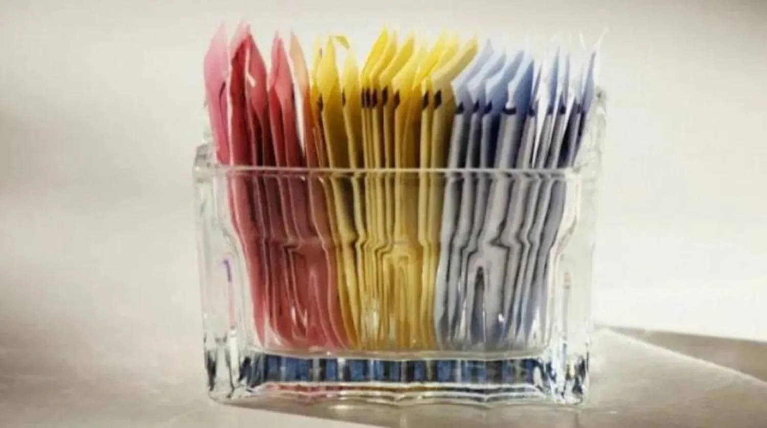 دراسة: الجرعات المنخفضة من الأسبارتام تؤثر على صحة القلب والدماغ