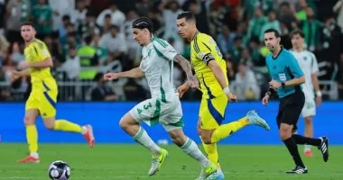 كلاسيكو الأهلي والنصر يشعل قمم مباريات الجمعة