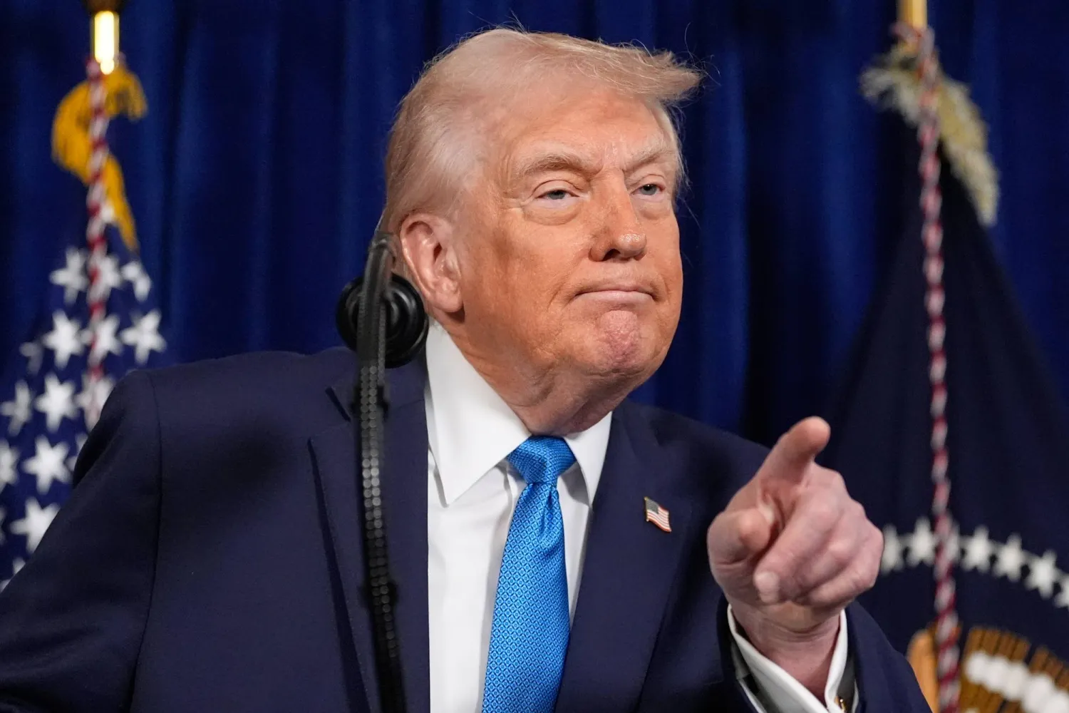 ترمب يتهم الرئيسة المكسيكية بـ«العجز» أمام عصابات المخدرات