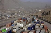 طالبان باكستان تتوعد بمهاجمة برلمانيين اذا أعيد فتح ممرات الامدادات
