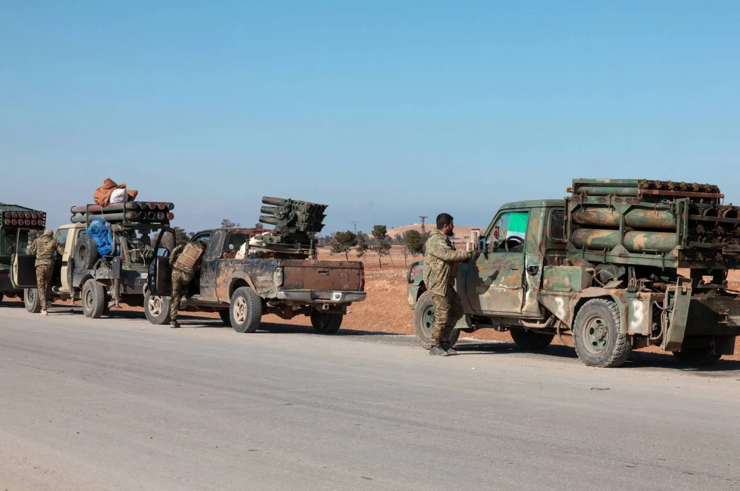 اشتباكات عنيفة في الرقة والجيش السوري ينتشر في الجزيرة لتعزيز الأمن