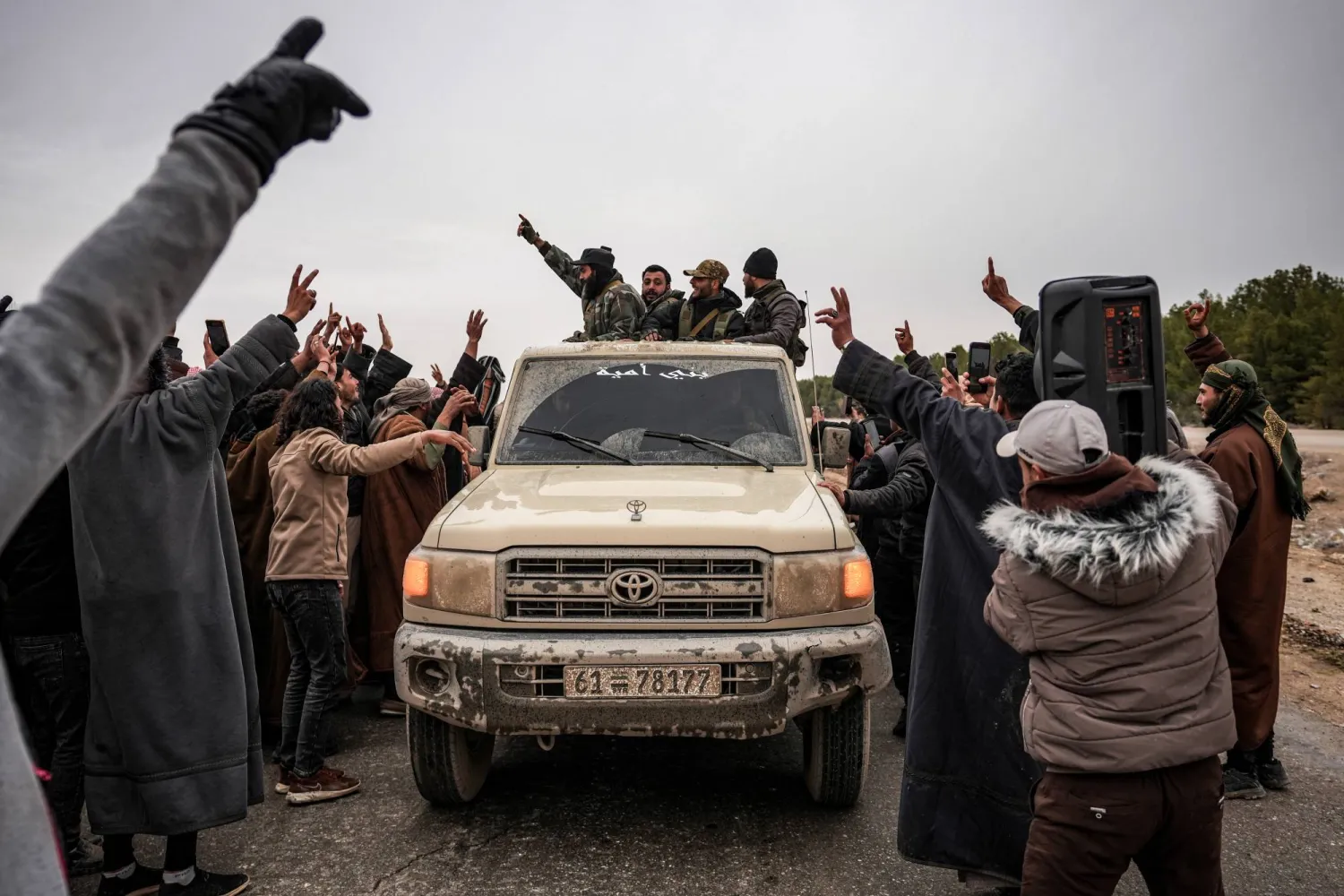 الجيش السوري يعلن قرب افتتاح ممرين إنسانيين لدعم سكان عين العرب